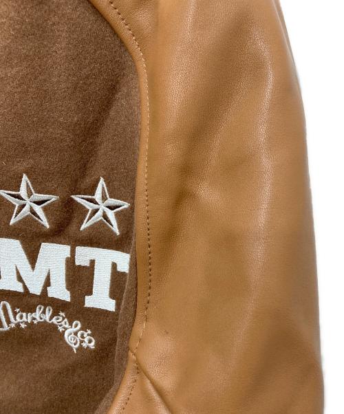 TMT（ティーエムティー）TMT (ティーエムティー) MARBLES (マーブルズ) Varsity Jacket ブラウン サイズ:Lの古着・服飾アイテム