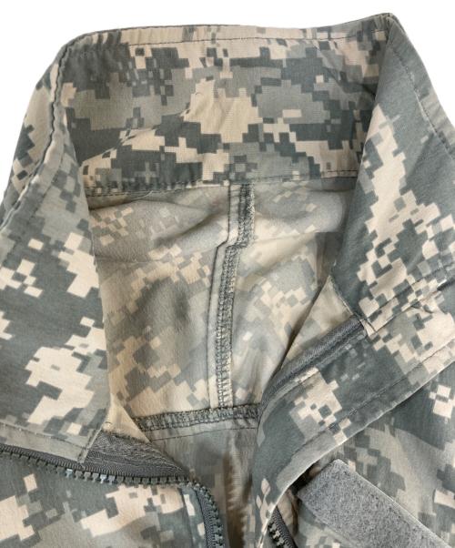 US ARMY（ユーエスアーミー）US ARMY (ユーエスアーミー) ECWCS GEN III LEVEL 4  ソフトシェルジャケット カーキ サイズ:Sの古着・服飾アイテム