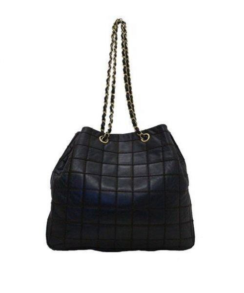 CHANEL（シャネル）CHANEL (シャネル) チョコバーチェーントートバッグ ブラックの古着・服飾アイテム