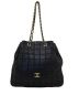 CHANEL（シャネル）の古着「チョコバーチェーントートバッグ」｜ブラック