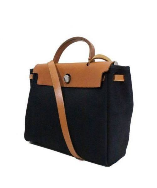 HERMES（エルメス）HERMES (エルメス) ショルダーバッグ ブラック×ベージュ □D(2000年製造) エールバッグPMの古着・服飾アイテム