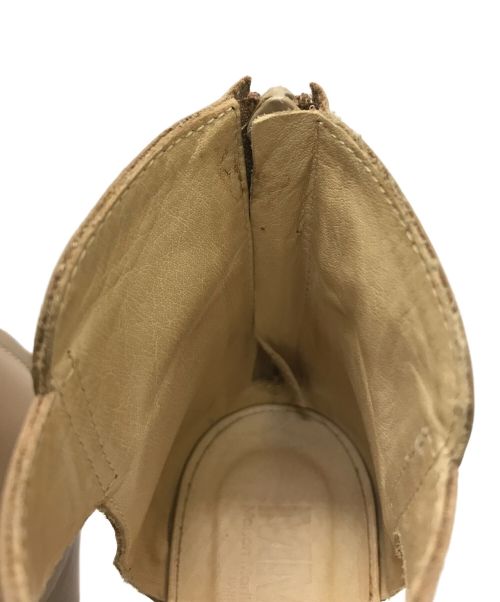 MM6 Maison Margiela（エムエムシックスメゾンマルジェラ）MM6 Maison Margiela (エムエムシックス メゾンマルジェラ) アンクルサンダル ベージュ サイズ:37の古着・服飾アイテム