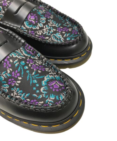 Dr.Martens（ドクターマーチン）Dr.Martens (ドクターマーチン) PENTON FLORAL JACQUARD LOAFERS ブラック×パープル サイズ:25cmの古着・服飾アイテム