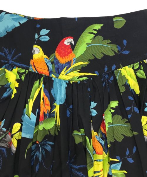 MARC JACOBS（マークジェイコブズ）MARC JACOBS (マークジェイコブス) トロピカルフラワープリントスカート ブラックの古着・服飾アイテム