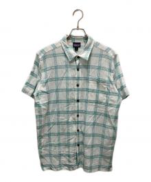 Patagonia（パタゴニア）の古着「半袖シャツ」｜ホワイト×グリーン