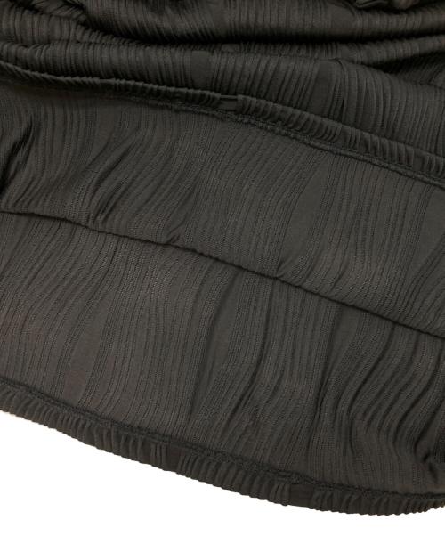 glamb（グラム）glamb (グラム) ウィロークレープＴシャツ ブラック サイズ:Mの古着・服飾アイテム