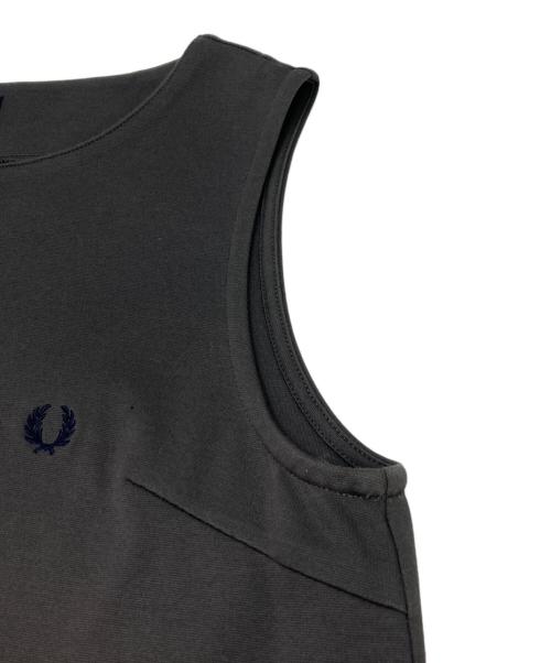 FRED PERRY（フレッドペリー）FRED PERRY (フレッドペリー) ノースリーブワンピース グレー サイズ:10の古着・服飾アイテム