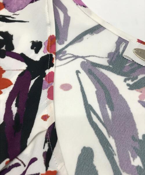 Pinky & Dianne（ピンキーアンドダイアン）Pinky & Dianne (ピンキーアンドダイアン) ブラッシュフラワープリントブラウス ホワイト×ピンク サイズ:38の古着・服飾アイテム