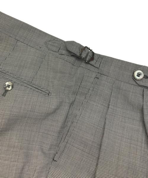 G.T.A（ジーティーアー）G.T.A (ジーティーアー) HERRICK サイドアジャスタ―パンツ グレー サイズ:48の古着・服飾アイテム