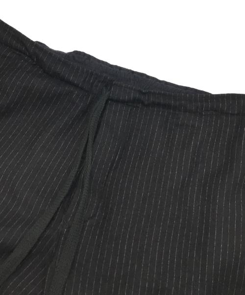 HEUGN（ユーゲン）HEUGN (ユーゲン) ピンストライプウールパンツ ブラック サイズ:2の古着・服飾アイテム