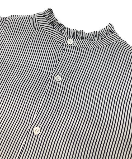 Spick and Span（スピック＆スパン）Spick and Span (スピックアンドスパン) フリルカラーストライプシャツ ネイビー×ホワイト サイズ:FREEの古着・服飾アイテム