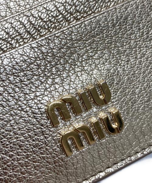 MIU MIU（ミュウミュウ）MIU MIU (ミュウミュウ) 財布 ゴールドの古着・服飾アイテム