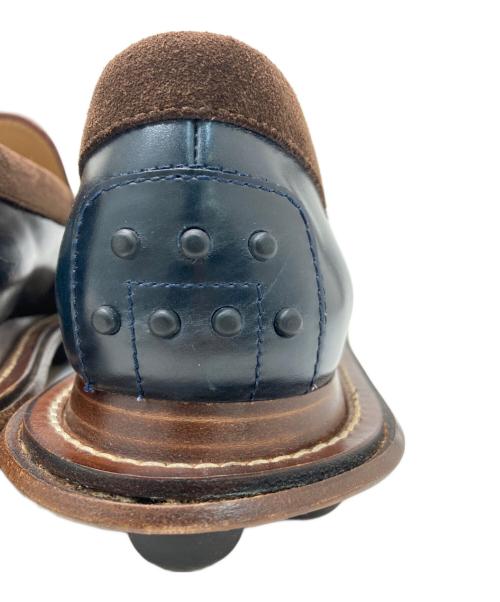 TOD'S（トッズ）TOD'S (トッズ) HENDER SCHEME (エンダースキーマ) マキシ ペブル タッセル モカシン ネイビー サイズ:7の古着・服飾アイテム