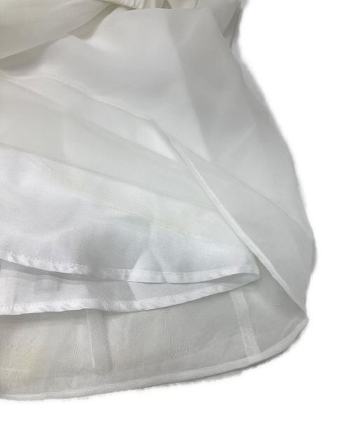 GRACE CONTINENTAL（（グレースコンチネンタル）GRACE CONTINENTAL (（グレースコンチネンタル) タックフレアスカート ホワイト サイズ:Sの古着・服飾アイテム