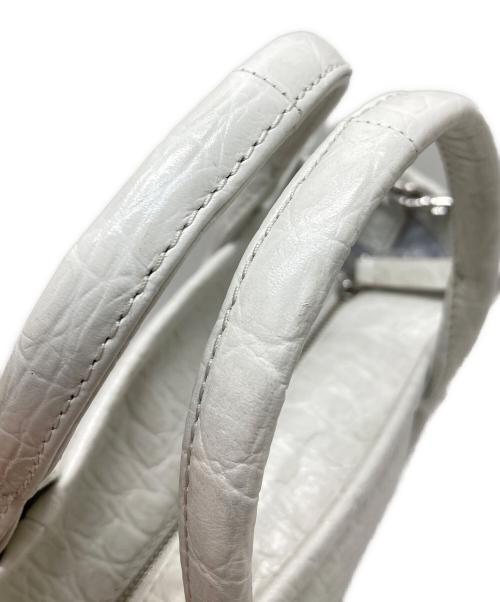 MARC JACOBS（マークジェイコブズ）MARC JACOBS (マーク ジェイコブス) The Small Croc Embossed Leather Tote /  ザ スモールクロコエンボスドレザートートバッグ ホワイトの古着・服飾アイテム