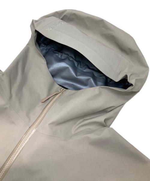 ARC'TERYX（アークテリクス）ARC'TERYX (アークテリクス) ベータ ジャケット ベージュ サイズ:Mの古着・服飾アイテム
