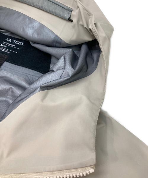 ARC'TERYX（アークテリクス）ARC'TERYX (アークテリクス) ベータ ジャケット ベージュ サイズ:Mの古着・服飾アイテム