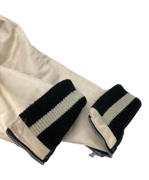 ISAMU KATAYAMA BACKLASH（イサムカタヤマ・バックラッシュ）ISAMU KATAYAMA BACKLASH (イサムカタヤマ・バックラッシュ) レザー切替スタジャン ブラック×ホワイト サイズ:Sの古着・服飾アイテム