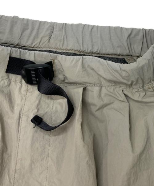 koti BEAUTY&YOUTH（コティ ビューティーアンドユース）koti BEAUTY&YOUTH (コティ ビューティーアンドユース) ナイロンクライミングパンツ グリーン サイズ:Sの古着・服飾アイテム