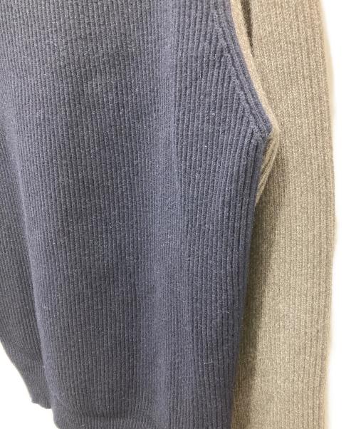 Begg & Co（ベグアンドコー）Begg & Co (ベグアンドコー) カシミヤニット グレー×カーキ サイズ:40の古着・服飾アイテム