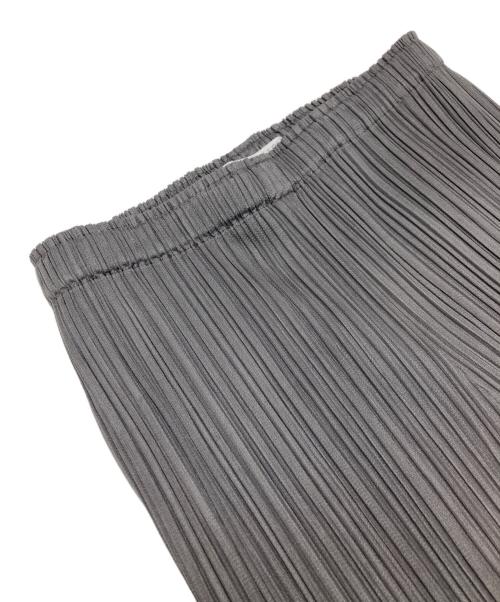 PLEATS PLEASE（プリーツプリーズ）PLEATS PLEASE (プリーツプリーズ) ストレートプリーツパンツ グレー サイズ:2の古着・服飾アイテム