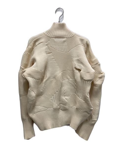 ISSEY MIYAKE（イッセイミヤケ）ISSEY MIYAKE (イッセイミヤケ) ジップアッププリーツジャケット ベージュ サイズ:2の古着・服飾アイテム
