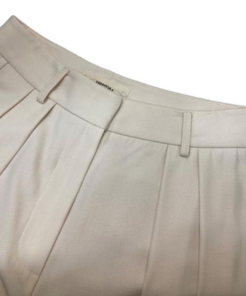 TODAYFUL（トゥデイフル）TODAYFUL (トゥデイフル) コットンツイルトラウザース アイボリー サイズ:38の古着・服飾アイテム