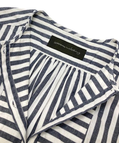 somewear clothing（サムウェアクロージング）SOMEWEAR CLOTHING (サムウェアクロージング) コットン/リネン ストライプパネルワンピース グレー サイズ:FREEの古着・服飾アイテム