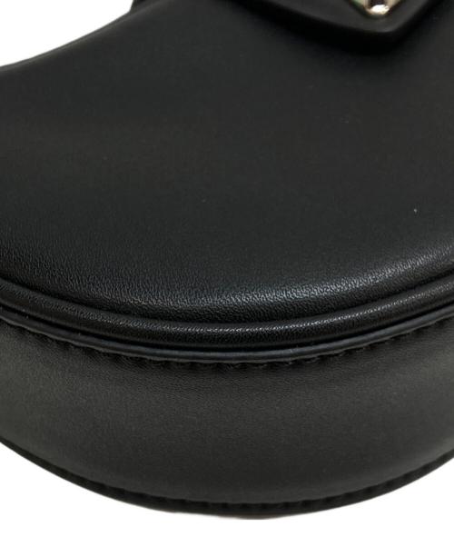 CHARLES & KEITH（チャールズアンドキース）CHARLES & KEITH (チャールズアンドキース) トライアングルバックル ベルトショルダーバッグ ブラックの古着・服飾アイテム
