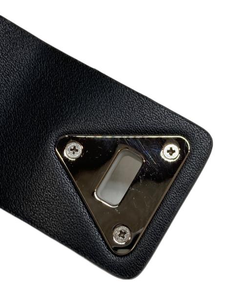 CHARLES & KEITH（チャールズアンドキース）CHARLES & KEITH (チャールズアンドキース) トライアングルバックル ベルトショルダーバッグ ブラックの古着・服飾アイテム