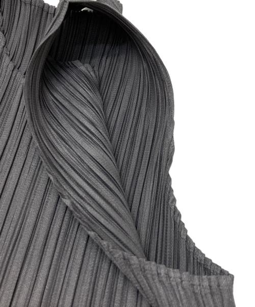 PLEATS PLEASE ISSEY MIYAKE（プリーツプリーズ イッセイミヤケ）PLEATS PLEASE ISSEY MIYAKE (プリーツプリーズ イッセイミヤケ)  BASICS ノースリーブワンピース グレー サイズ:2の古着・服飾アイテム