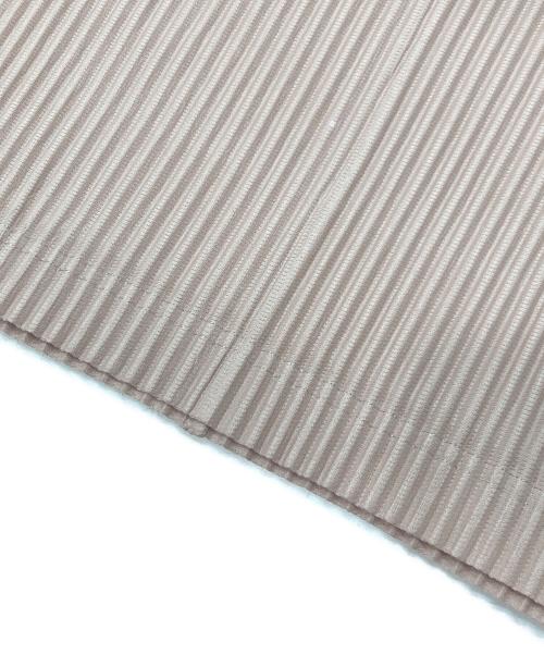 HOMME PLISSE ISSEY MIYAKE（オム プリッセ イッセイ ミヤケ）HOMME PLISSE ISSEY MIYAKE (オムプリッセ イッセイ ミヤケ) プリーツヘンリーネックカットソー ベージュ サイズ:2の古着・服飾アイテム