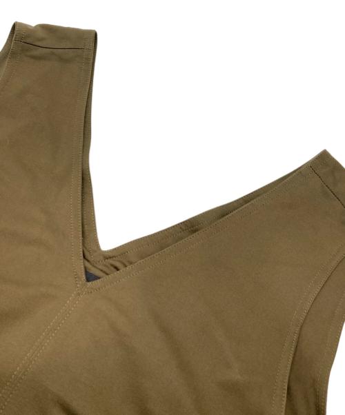 CABAN（キャバン）CABAN (キャバン) キュプラポリエステルスムース Vネックワンピース カーキ サイズ:FREEの古着・服飾アイテム