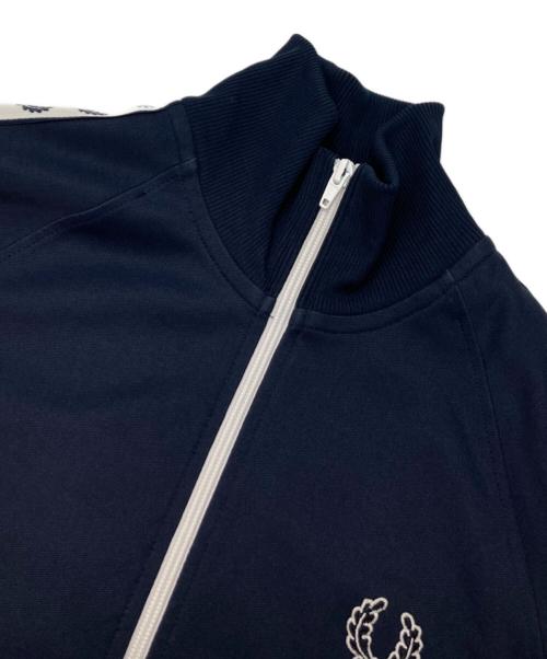 FRED PERRY（フレッドペリー）FRED PERRY (フレッドペリー) テープドトラックジャケット ネイビー サイズ:Sの古着・服飾アイテム
