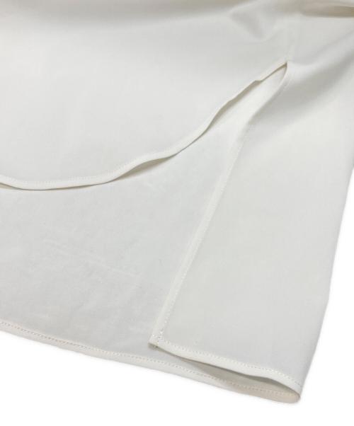 huele museum（ヒューエルミュージアム）huele museum (ヒューエルミュージアム) バックプリーツバンドカラーシャツ ホワイト サイズ:FREEの古着・服飾アイテム