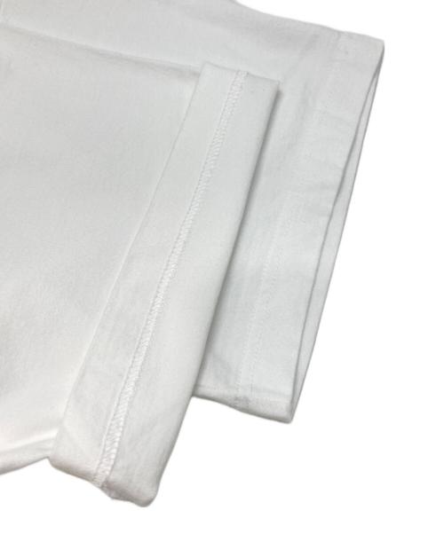 WHITE MOUNTAINEERING（ホワイトマウンテ二アニング）WHITE MOUNTAINEERING (ホワイトマウンテ二アニング) ロゴプリントTシャツ ホワイト 未使用品の古着・服飾アイテム