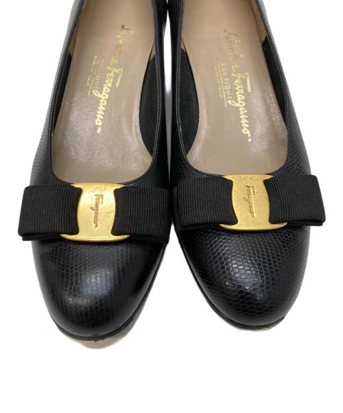 Salvatore Ferragamo（サルヴァトーレ フェラガモ）Salvatore Ferragamo (サルヴァトーレ フェラガモ) ヴァラリボンパンプス ブラック サイズ:6 1/2の古着・服飾アイテム