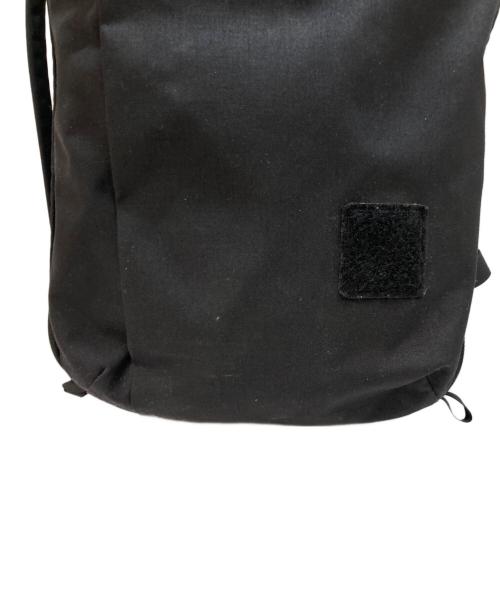 EVERGOODS（エバーグッズ）EVERGOODS (エバーグッズ) Civic Half Zip 22 L Backpac ブラックの古着・服飾アイテム