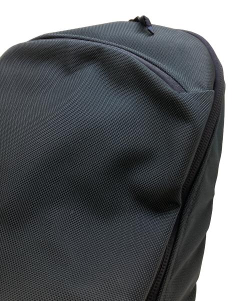 EVERGOODS（エバーグッズ）EVERGOODS (エバーグッズ) PANEL LOADER CLASSIC 20L ネイビーの古着・服飾アイテム