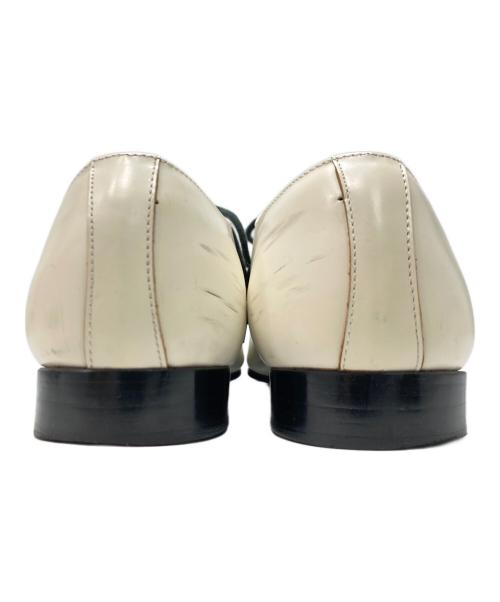 COMME des GARCONS HOMME PLUS（コムデギャルソンオムプリュス）COMME des GARCONS HOMME PLUS (コムデギャルソンオムプリュス) ポインテッドトゥシューズ ホワイト×レッド サイズ:27の古着・服飾アイテム