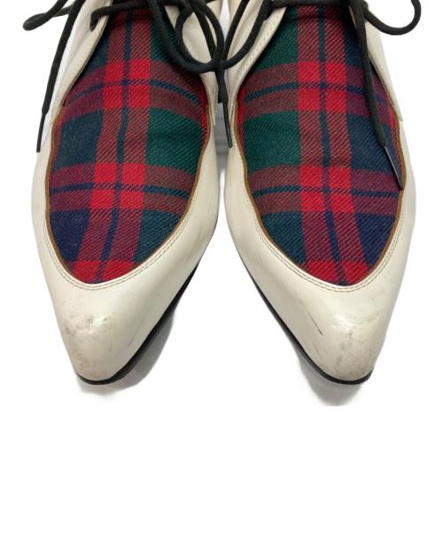 COMME des GARCONS HOMME PLUS（コムデギャルソンオムプリュス）COMME des GARCONS HOMME PLUS (コムデギャルソンオムプリュス) ポインテッドトゥシューズ ホワイト×レッド サイズ:27の古着・服飾アイテム