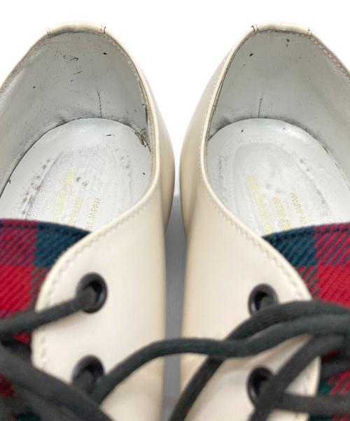 COMME des GARCONS HOMME PLUS（コムデギャルソンオムプリュス）COMME des GARCONS HOMME PLUS (コムデギャルソンオムプリュス) ポインテッドトゥシューズ ホワイト×レッド サイズ:27の古着・服飾アイテム