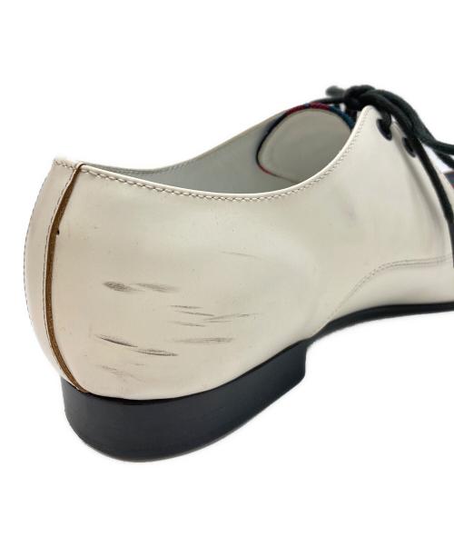 COMME des GARCONS HOMME PLUS（コムデギャルソンオムプリュス）COMME des GARCONS HOMME PLUS (コムデギャルソンオムプリュス) ポインテッドトゥシューズ ホワイト×レッド サイズ:27の古着・服飾アイテム