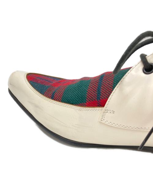 COMME des GARCONS HOMME PLUS（コムデギャルソンオムプリュス）COMME des GARCONS HOMME PLUS (コムデギャルソンオムプリュス) ポインテッドトゥシューズ ホワイト×レッド サイズ:27の古着・服飾アイテム