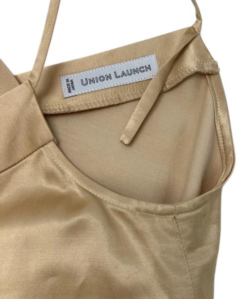 UNION LAUNCH（ユニオンランチ）UNION LAUNCH (ユニオンランチ) キャミソールワンピース ゴールド サイズ:不明(実寸参照)の古着・服飾アイテム