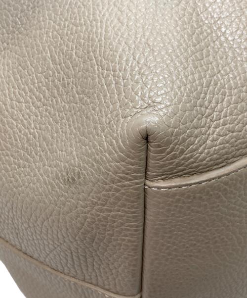 IACUCCI（イアクッチ）IACUCCI (イアクッチ) OPERA ベージュの古着・服飾アイテム