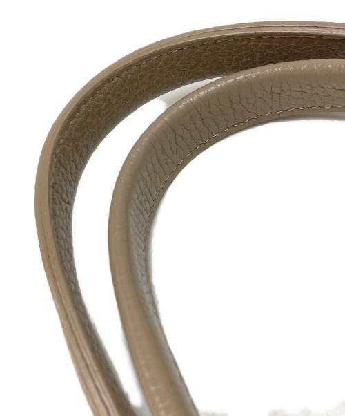 IACUCCI（イアクッチ）IACUCCI (イアクッチ) OPERA ベージュの古着・服飾アイテム