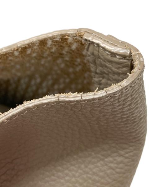 IACUCCI（イアクッチ）IACUCCI (イアクッチ) OPERA ベージュの古着・服飾アイテム