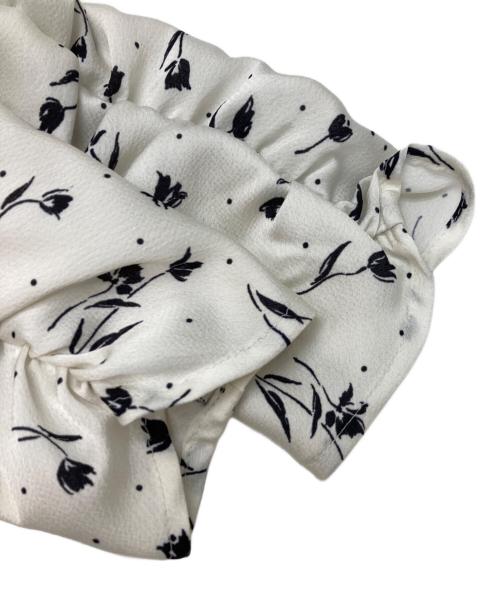 Lily Brown（リリーブラウン）Lily Brown (リリーブラウン) フラワープリントブラウス ホワイト サイズ:FREEの古着・服飾アイテム