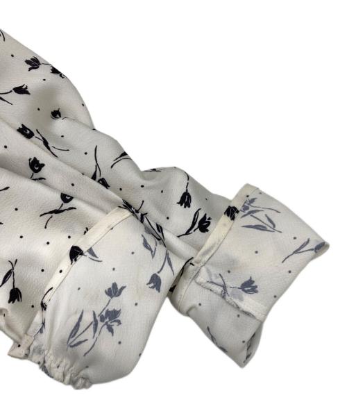 Lily Brown（リリーブラウン）Lily Brown (リリーブラウン) フラワープリントブラウス ホワイト サイズ:FREEの古着・服飾アイテム